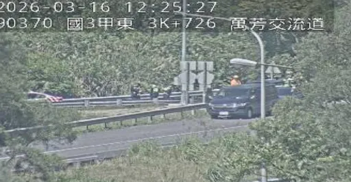 國3甲信義支線出口死亡車禍！水泥車翻覆駕駛「臟器外露」身亡