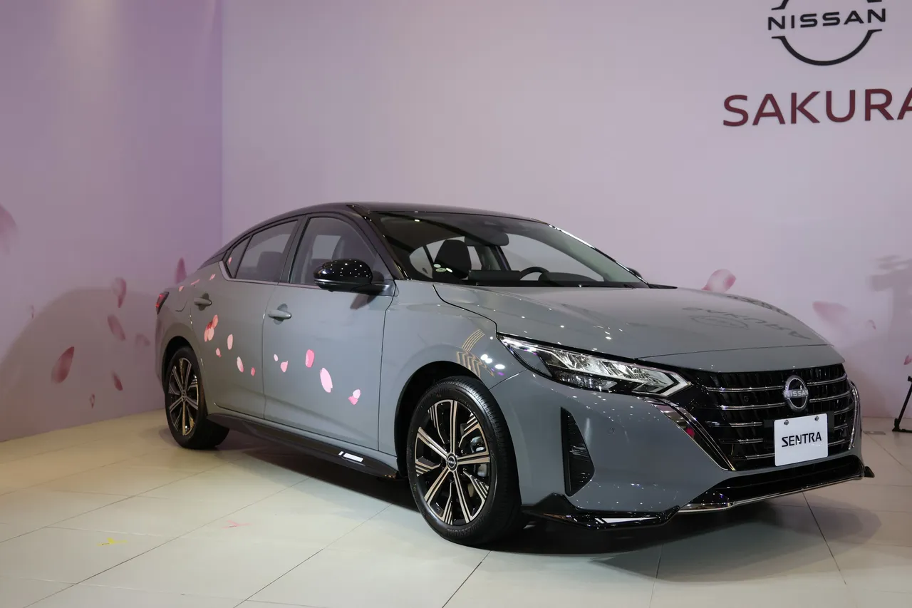 Sentra SAKURA「極綻版」除加入雙前座通風座椅，更搭配運動化外觀套件，包括前下擾流、側裙與尾翼等設計元素。林浩昇攝