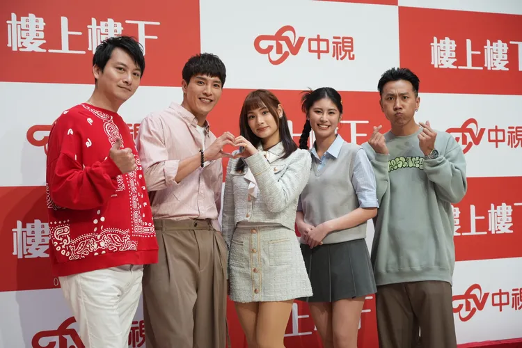 第二代演員群一起合影。攝影中心