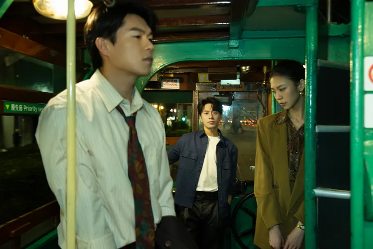 韋禮安化身1995年的旅人入鏡。索尼提供