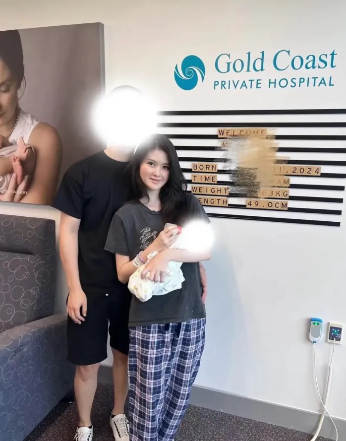 自稱廖思惟孩子的爸附上一家三口照。翻攝小紅書