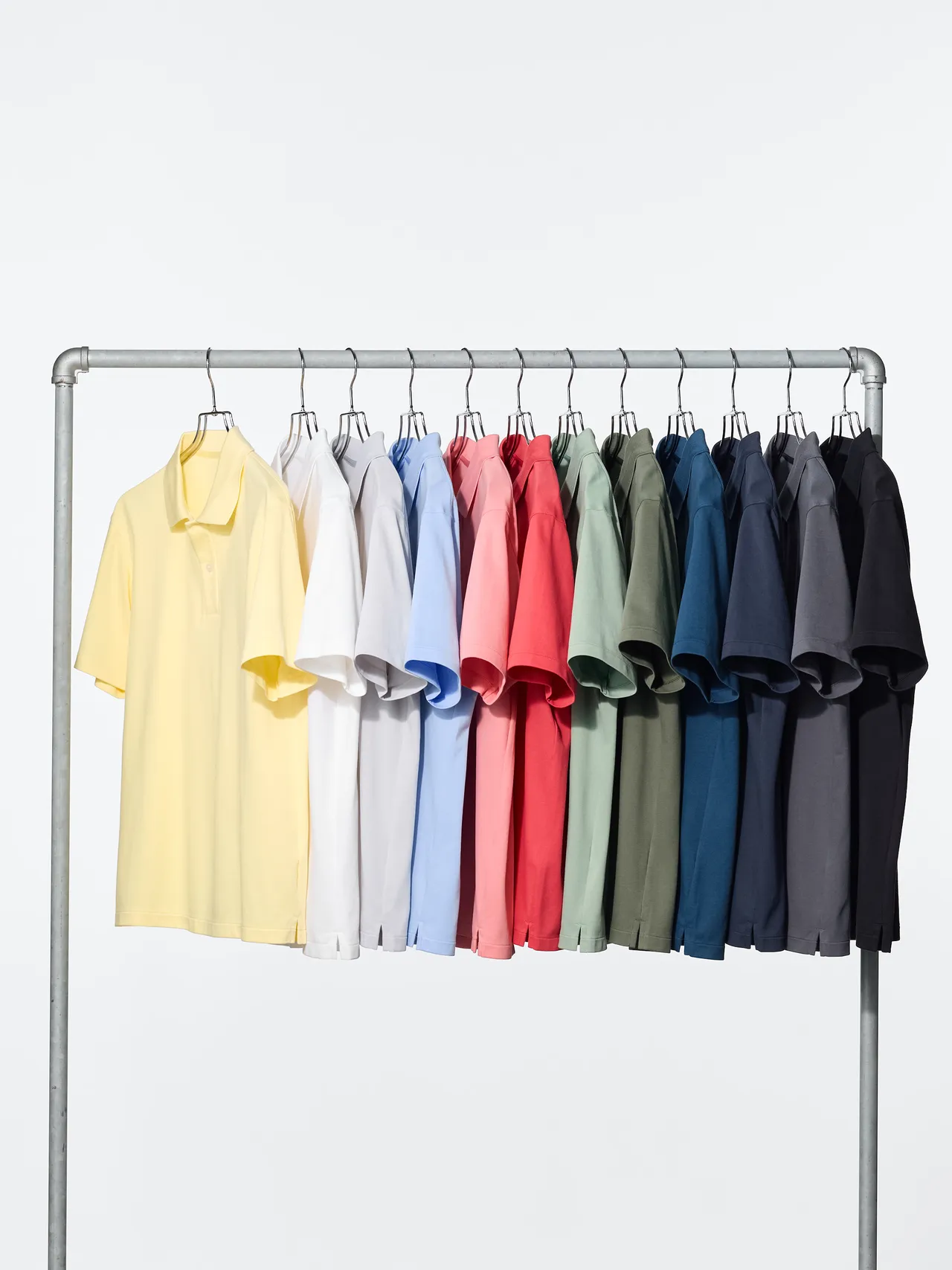 UNIQLO AIRism棉質網眼POLO衫，各790元。品牌提供