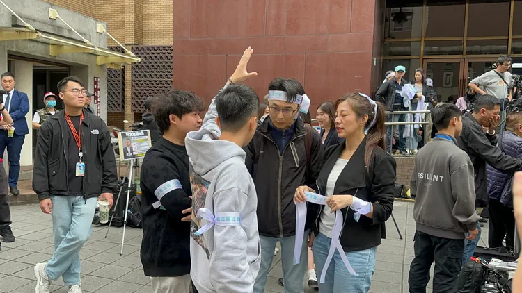 小草陸續在北院門口集結。特勤中心攝