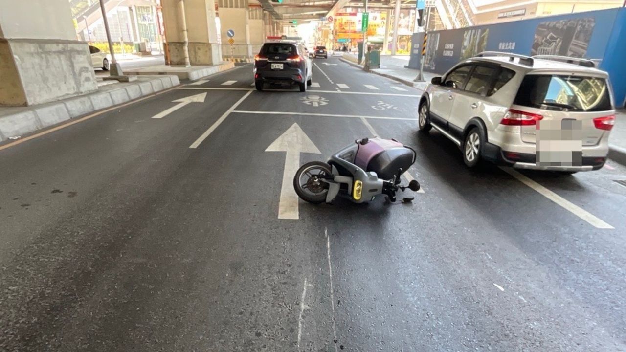 路面油漬釀騎士超速自摔挫傷!到底誰害的 岡山警方追查原來是他