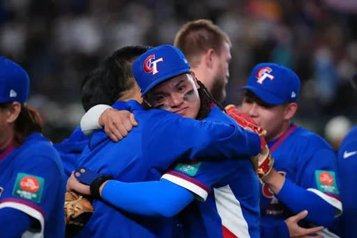 台灣擊敗韓國球員哭成一團！美國主播「一段話」引全網熱淚