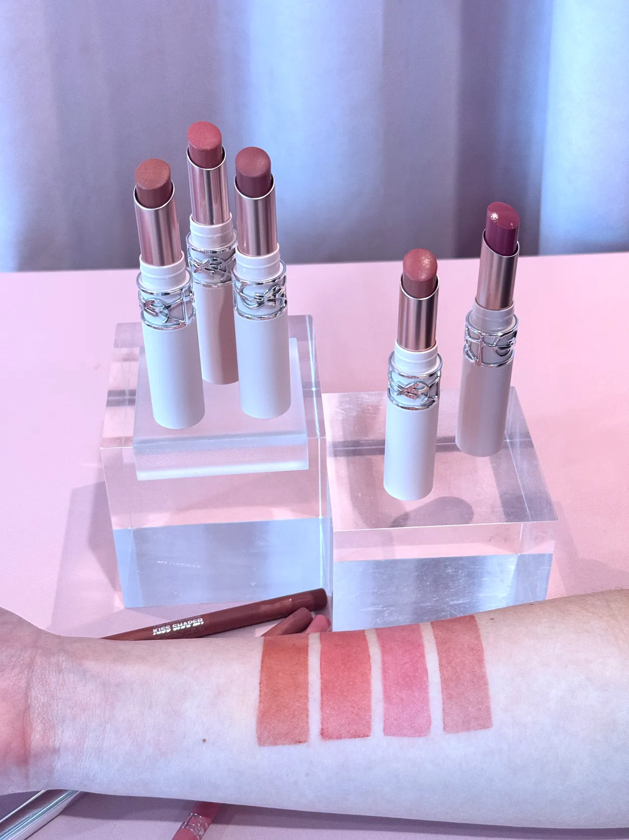 YSL情挑裸吻煙霧唇膏以「黏膜色」為創作基調。張家玲攝