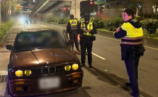 王陽明EMC車聚變調「南港交通亂象」　車友：麥可哥還沒到，警方已封停車場