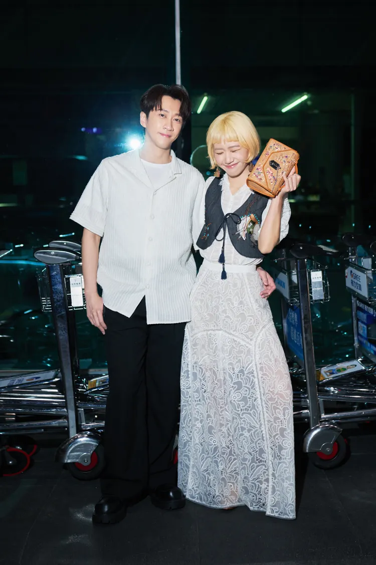 陳漢典（左）與Lulu（右）夫妻檔首度參加巴黎時裝周。品牌提供