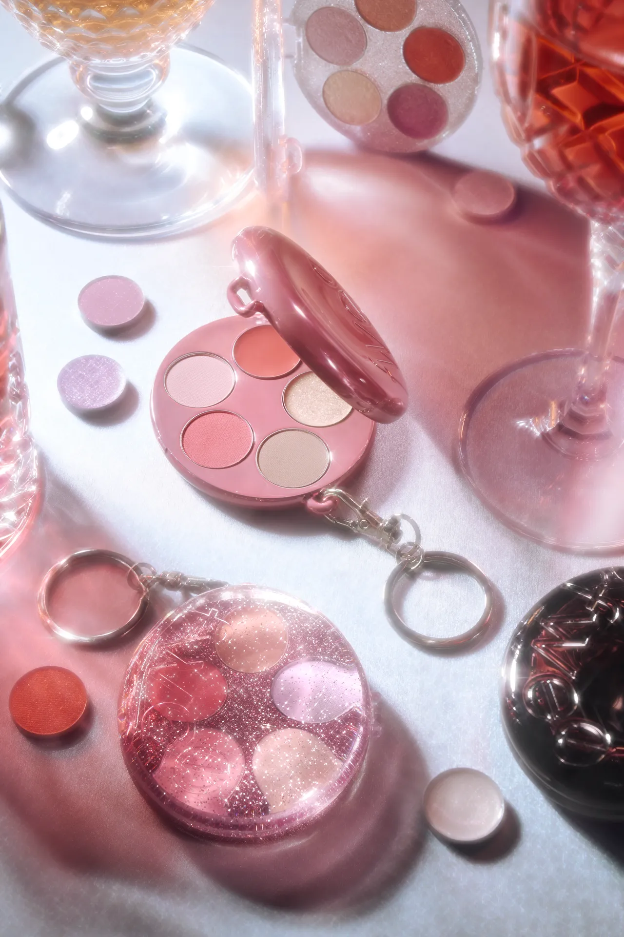 fwee「DIY 調色盤」可親自挑選外殼和5款內料。品牌提供