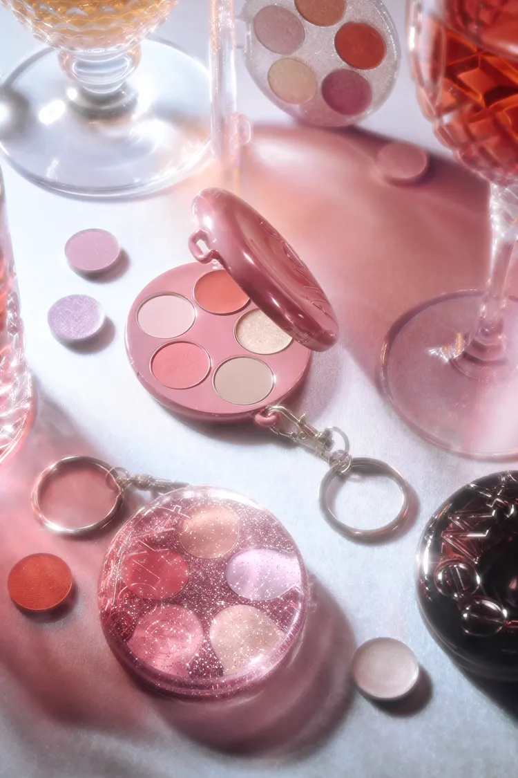 fwee「DIY 調色盤」可親自挑選外殼和5款內料。品牌提供