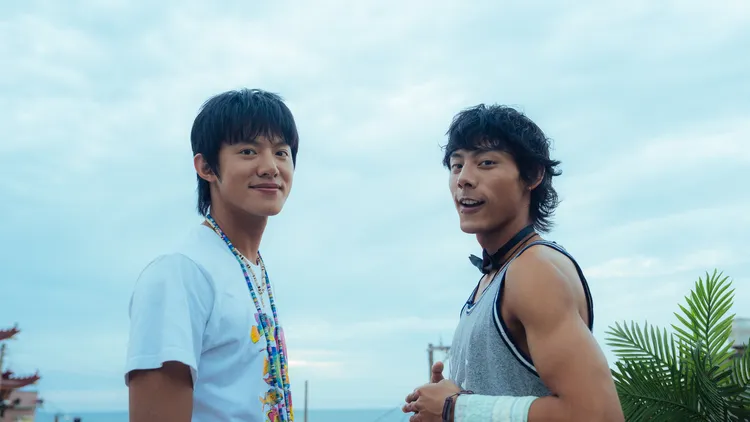 余杰恩（左）與各務孝太組成「海哲CP」，預告中的浪漫告白橋段掀起網友熱烈討論。有意思國際傳媒、犢影制作提供