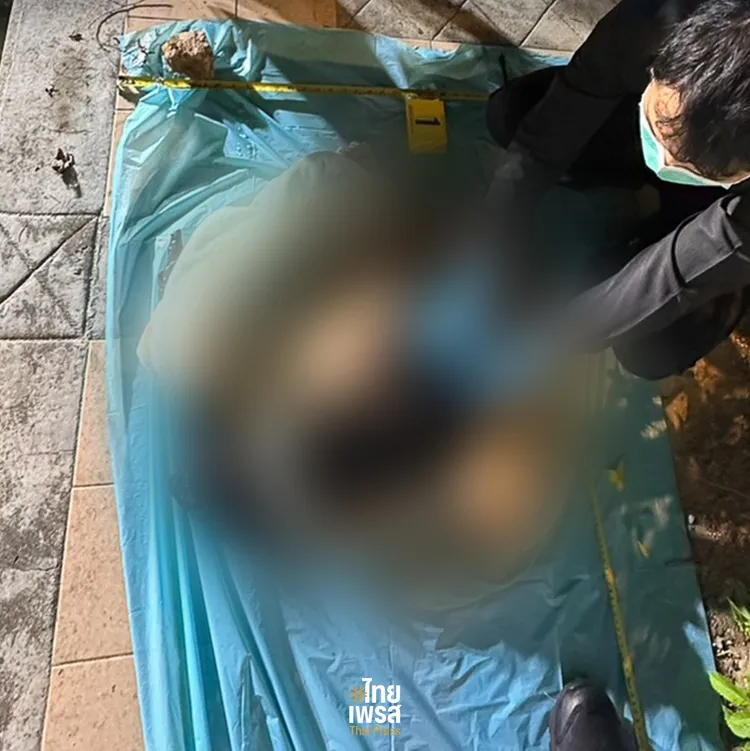 警方到場後，在第一只袋內赫然發現女性頭顱。翻攝《THAI PRESS》粉專