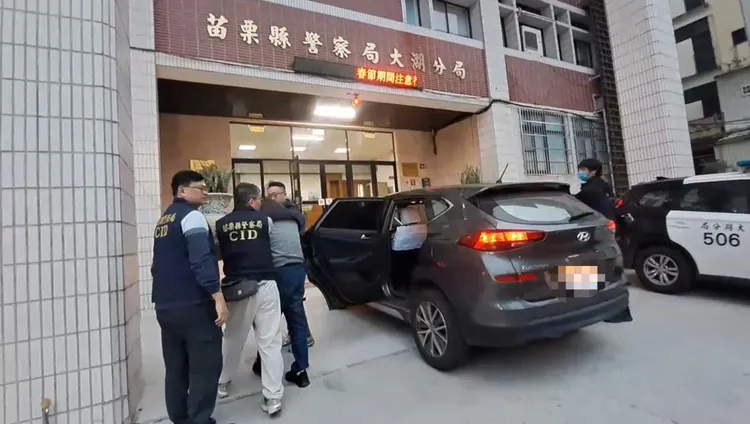 葉姓草莓盤商收了貨不付貨款，遭警方拘提到案。民眾提供