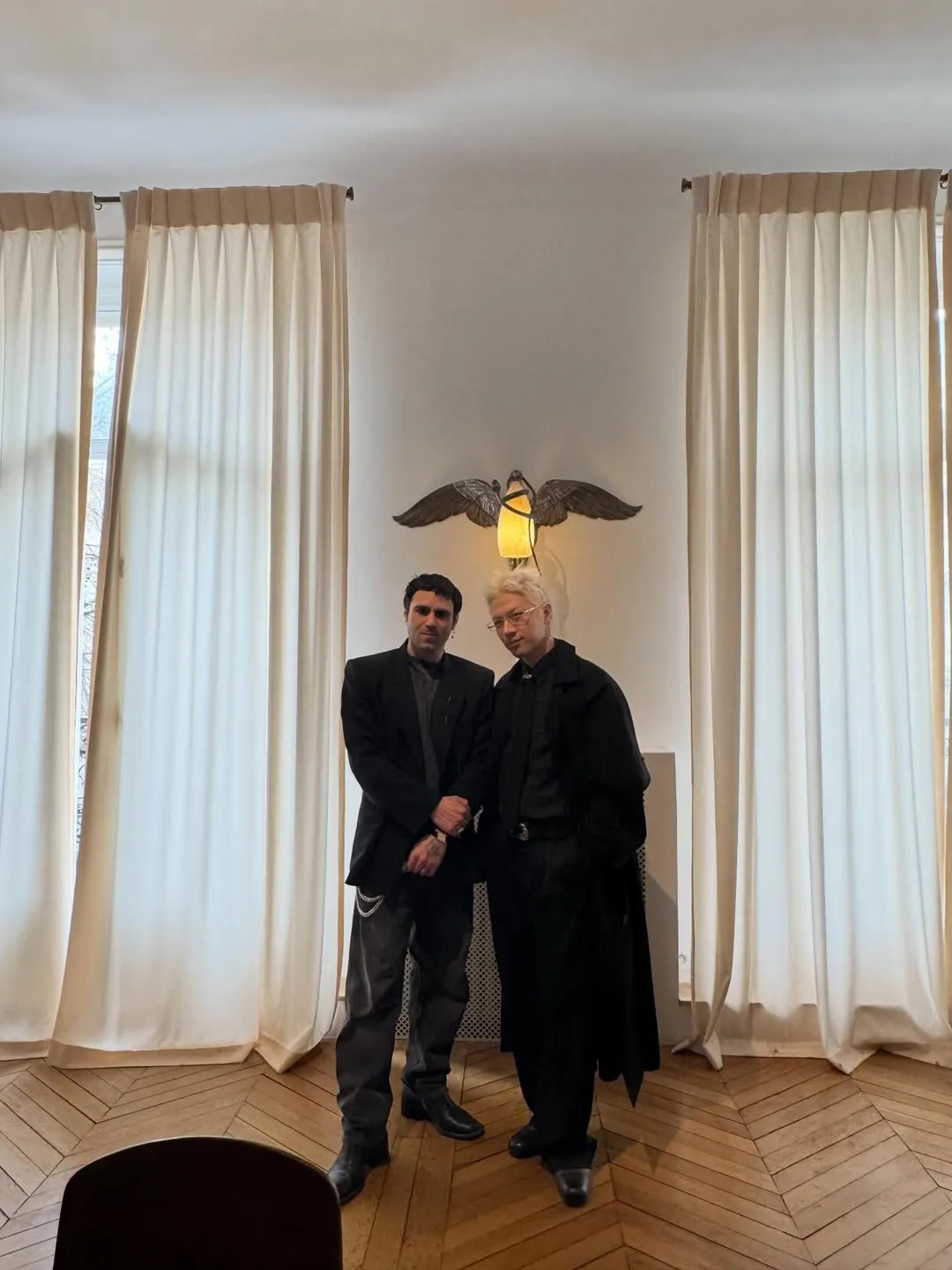 太陽現身時尚品牌Enfants Riches Déprimés秀場。翻攝IG