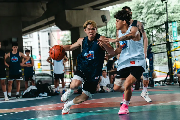 虎牌啤酒深信「一個人可以突破防線，一群人可以改寫戰局」。海尼根台灣提供