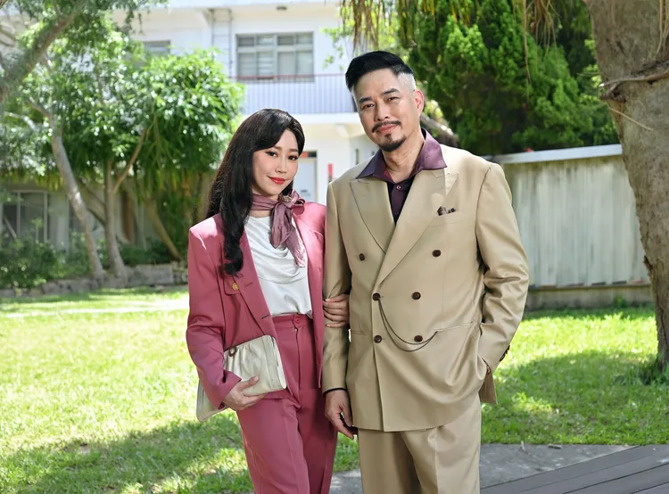 黃露瑤（左）和林健寰加入《寶島西米樂》劇組。台視提供