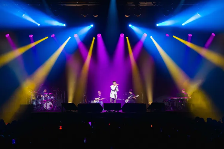 李茂珍金曲連發，讓全場聽得如癡如醉。網銀國際提供