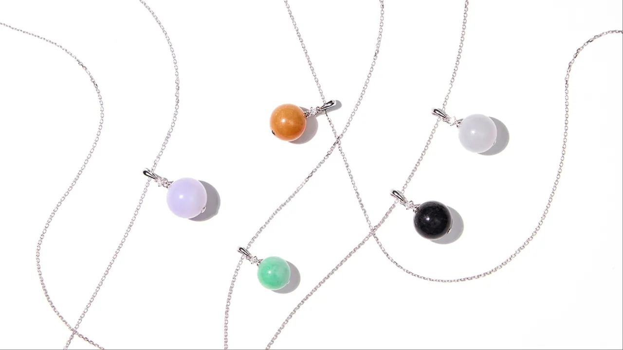 玉世家推出5色翡翠圓珠輕珠寶系列。品牌提供