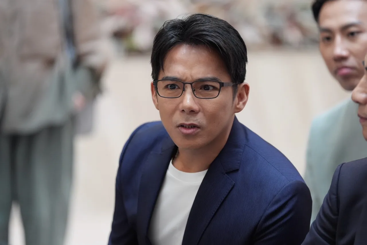 陳子強嚴肅回應但四兩撥千金。攝影中心攝