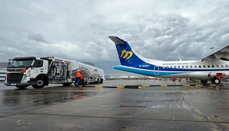 ATR新機響應節能減碳，添加永續航空燃油。華信航空提供