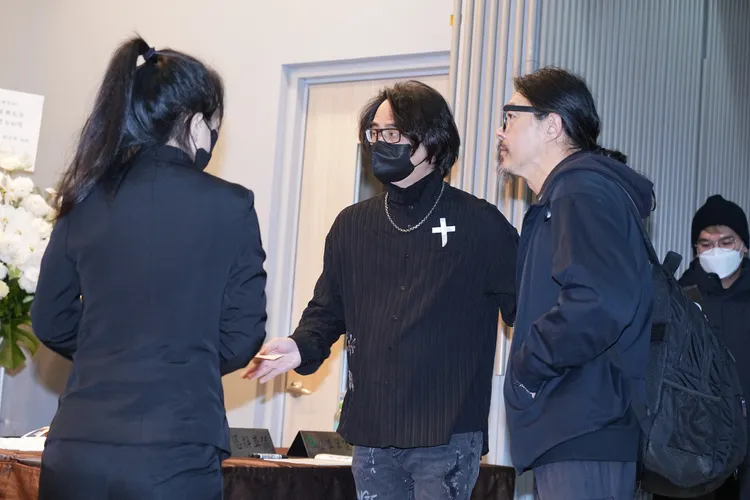 陳建寧到場送別小胖。彭欣偉攝