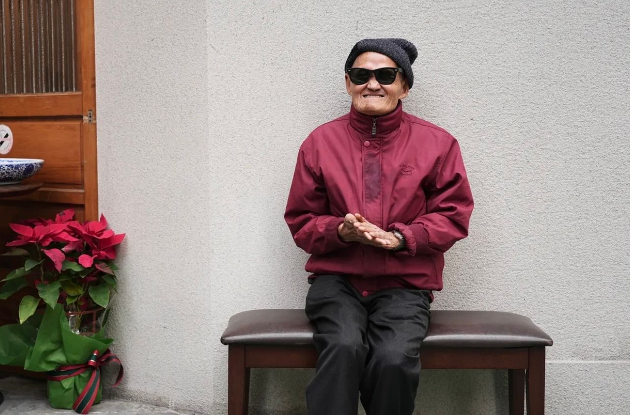 養身館店長曝24年暖心合約闢謠「消費李炳輝」 網友譏諷開水小姐:坐等抱歉