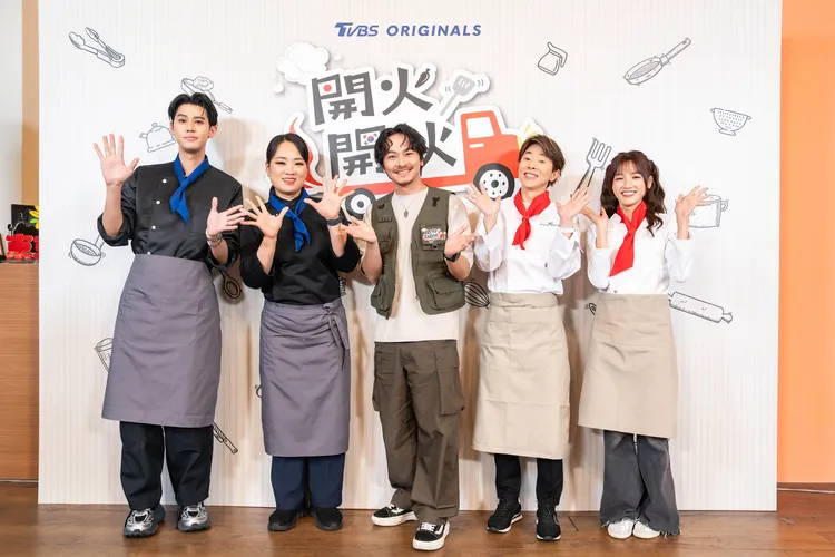 李玉璽(左起)、韓國鄭智善、楊銘威、日本川越達也及Dora謝雨芝五人對環島都十分期待又緊張。TVBS提供