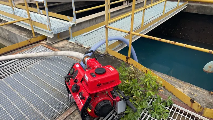 63歲工人進行污水槽加藥作業後失聯，最後在槽內發現其遺體。民眾提供