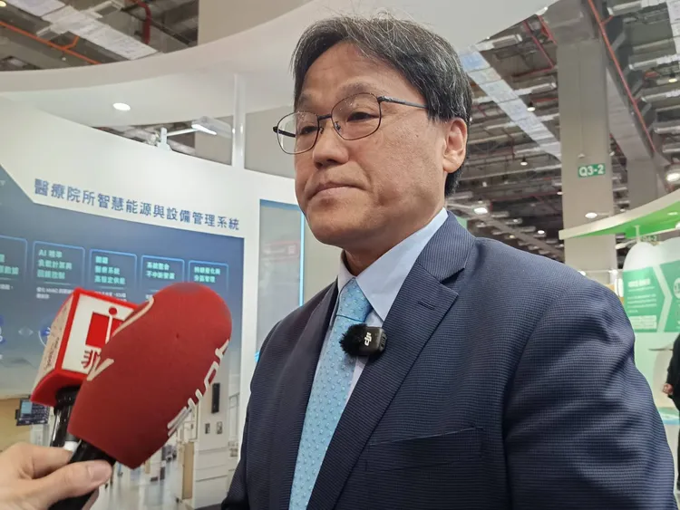 東元電機高飛鳶總經理表示，此次參展主軸是人工智慧AI能效模型為核心的智慧能源管理平台。許麗珍攝