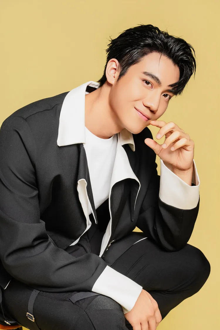 謝大軍推出首張個人數位單曲《三人之間》。艾迪昇提供