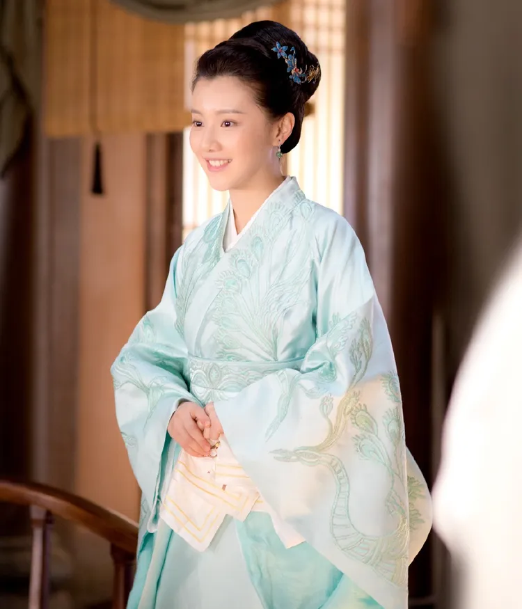 王鶴潤8年前剛出道就拍了《知否？知否？應是綠肥紅瘦》。翻攝《知否？知否？應是綠肥紅瘦》微博