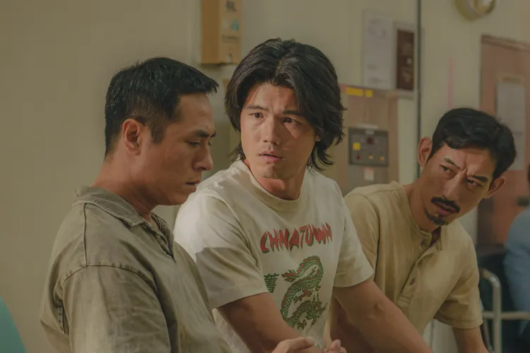 陳竹昇(右)獨以閩南語互動，考驗其表演功力。客台提供