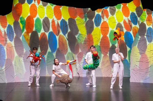 《好餓的毛毛蟲秀》掀大小朋友追星潮　劉冠廷、孫可芳朝聖搶看