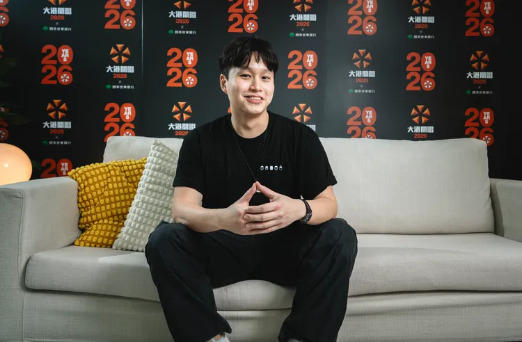 台語歌王陳以恆為大港開唱擔任英文旁白哥。出日音樂提供