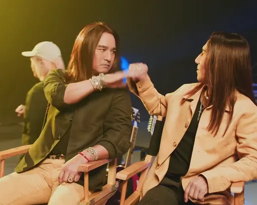 笑瘋！尤秋興復刻「長髮造型」掀回憶殺　傲嬌打手顏志琳