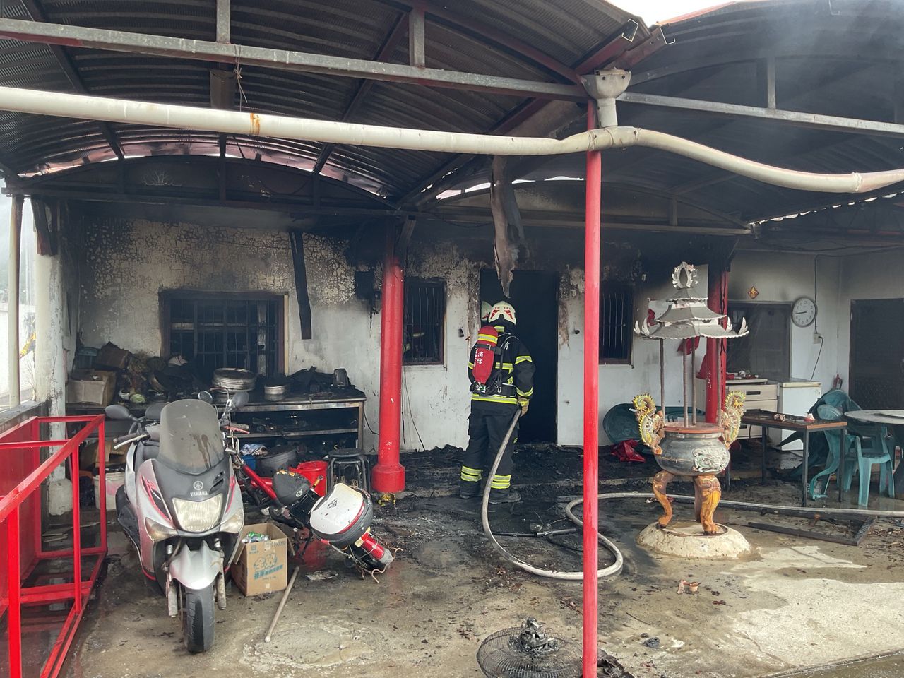 台東宮廟火警 91歲嬤驚險逃生嗆傷送醫