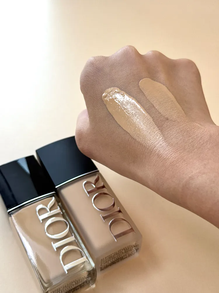 Dior超完美持久粉底液，共有「柔光」與「柔霧」兩種版本。品牌提供