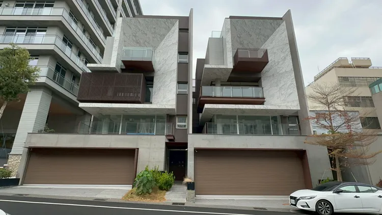 劉怡萱出售常如山贈送的台南豪宅。特勤中心攝