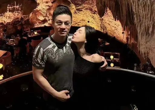 小S老公爆私約大S正妹粉絲　洩漏出殯照自證「私密對話曝光」