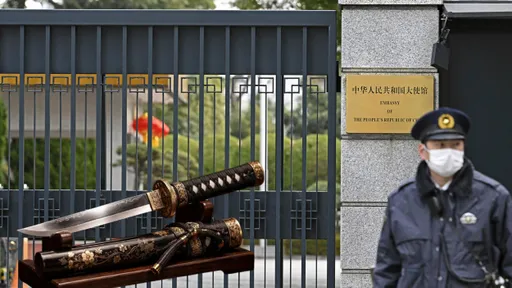 驚！日本現役自衛官持刀闖中國大使館被捕　欲見大使否則「當場自盡」