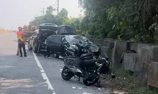 台南安定區河堤道路女駕駛逆向撞擊多部機車！釀1死7傷