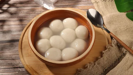 1顆芝麻湯圓78kcal　吃2顆等於半碗飯