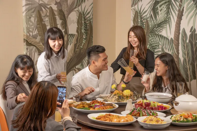 HAWKER好客南洋餐廳 獨特呈現南洋飲食文化，融合多元族群特色與香料技法，打造充滿生命力的異國美食體驗，讓饕客輕鬆分享生活中的美好時刻。業者提供