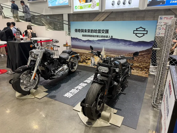 Harley-Davidson Sportster S與Fat Boy同步展出，展現品牌從經典傳承到水冷動力新世代的車款特色。民眾可在展期間近距離觀察車型細節與外觀設計。業者提供