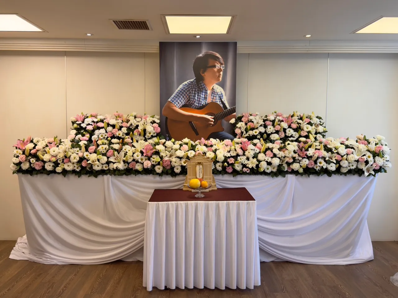 袁惟仁的靈堂位在民權東路上。家屬提供