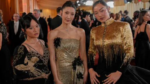 奧斯卡｜《Kpop 獵魔女團》抱回兩大獎　「女團成員」Golden禮服超閃