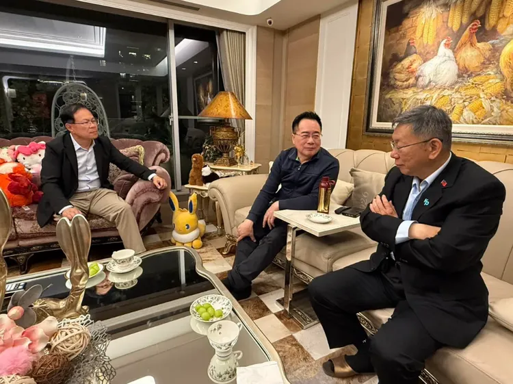 蔡正元入監前一晚同框柯文哲、張啓楷。翻攝張啓楷臉書