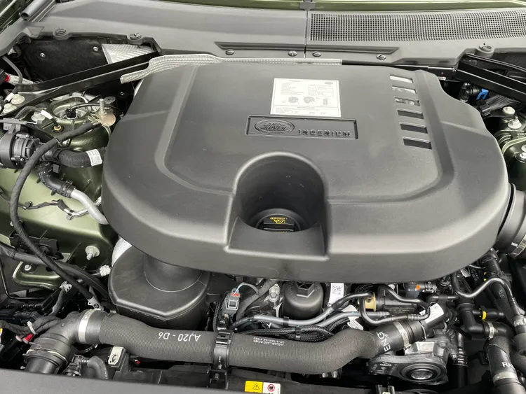 這具3.0升柴油六缸動力可輸出350匹最大馬力，並擁有71.4kgm的豐沛扭力，並搭配8速手自排變速箱，0-100km/h加速6.4秒即可完成。林浩昇攝