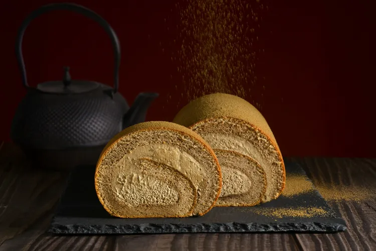 焙茶粉加量1.5倍，亞尼克極濃宇治焙茶生乳捲，售價699元。業者提供