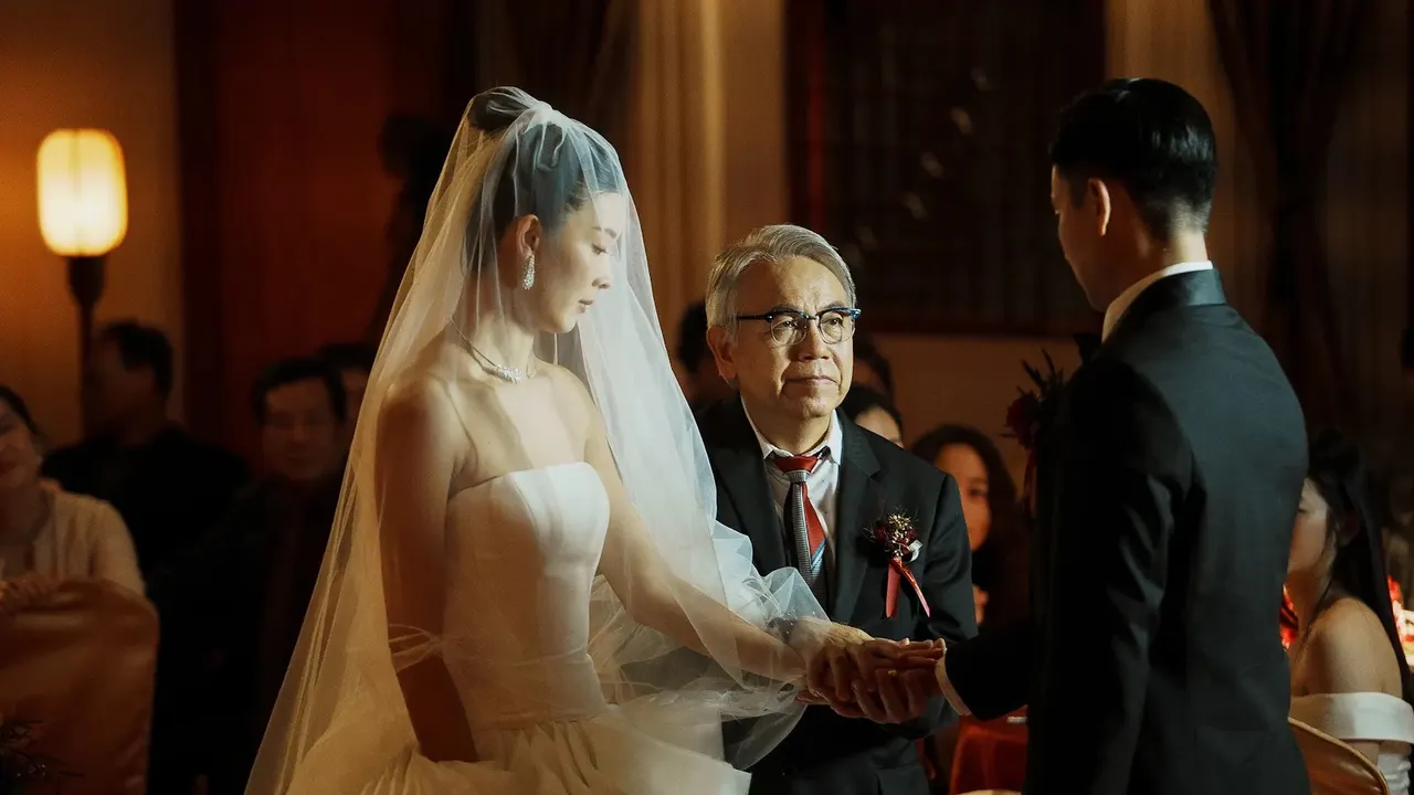 余香凝、田啟文在《雙囍》飾演的父女情深圈粉無數，兩人承諾破億親自來台謝票。水花電影提供